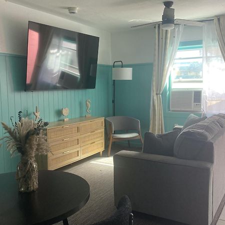 Oasis Palms Resort Сейнт Пийт Бийч Екстериор снимка