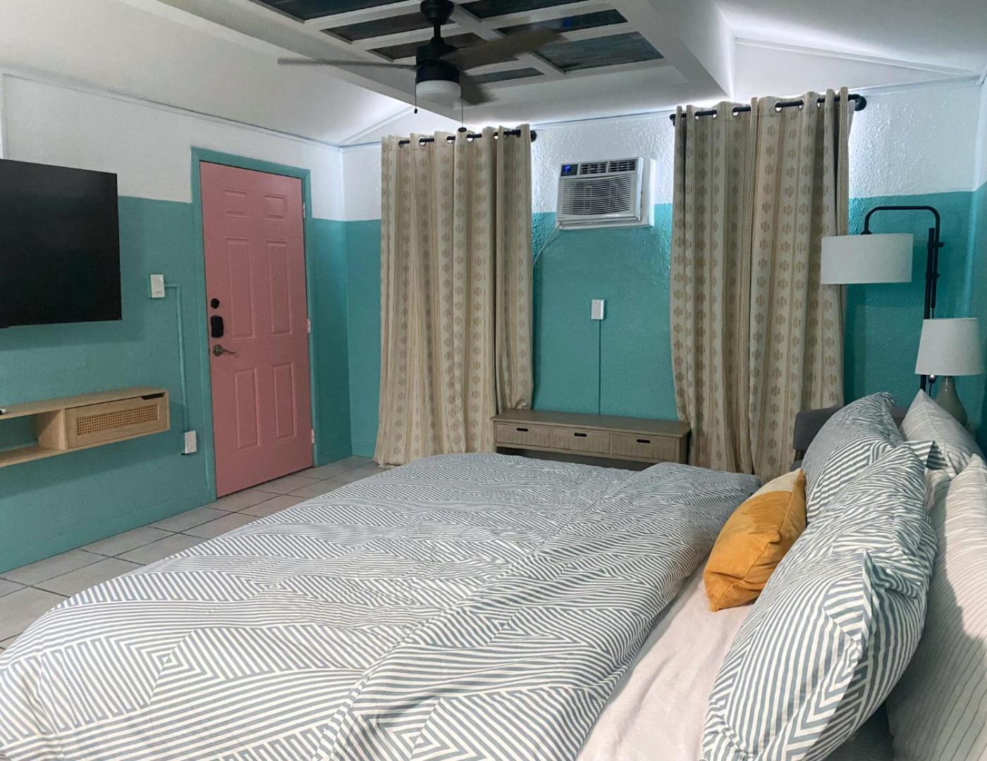 Oasis Palms Resort Сейнт Пийт Бийч Екстериор снимка