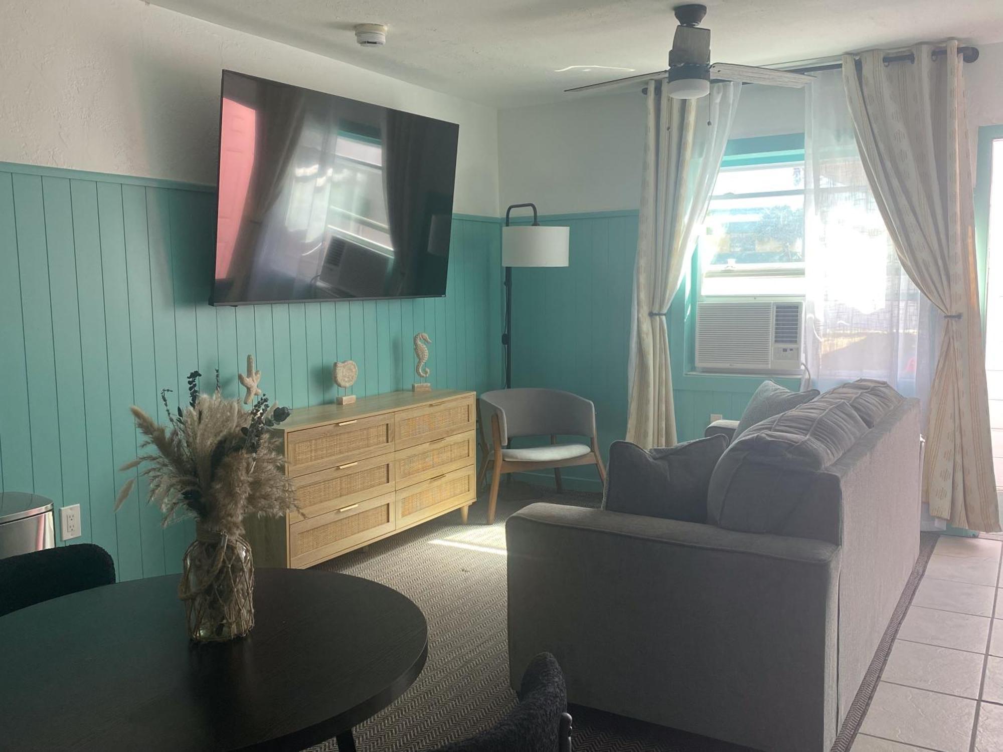 Oasis Palms Resort Сейнт Пийт Бийч Екстериор снимка