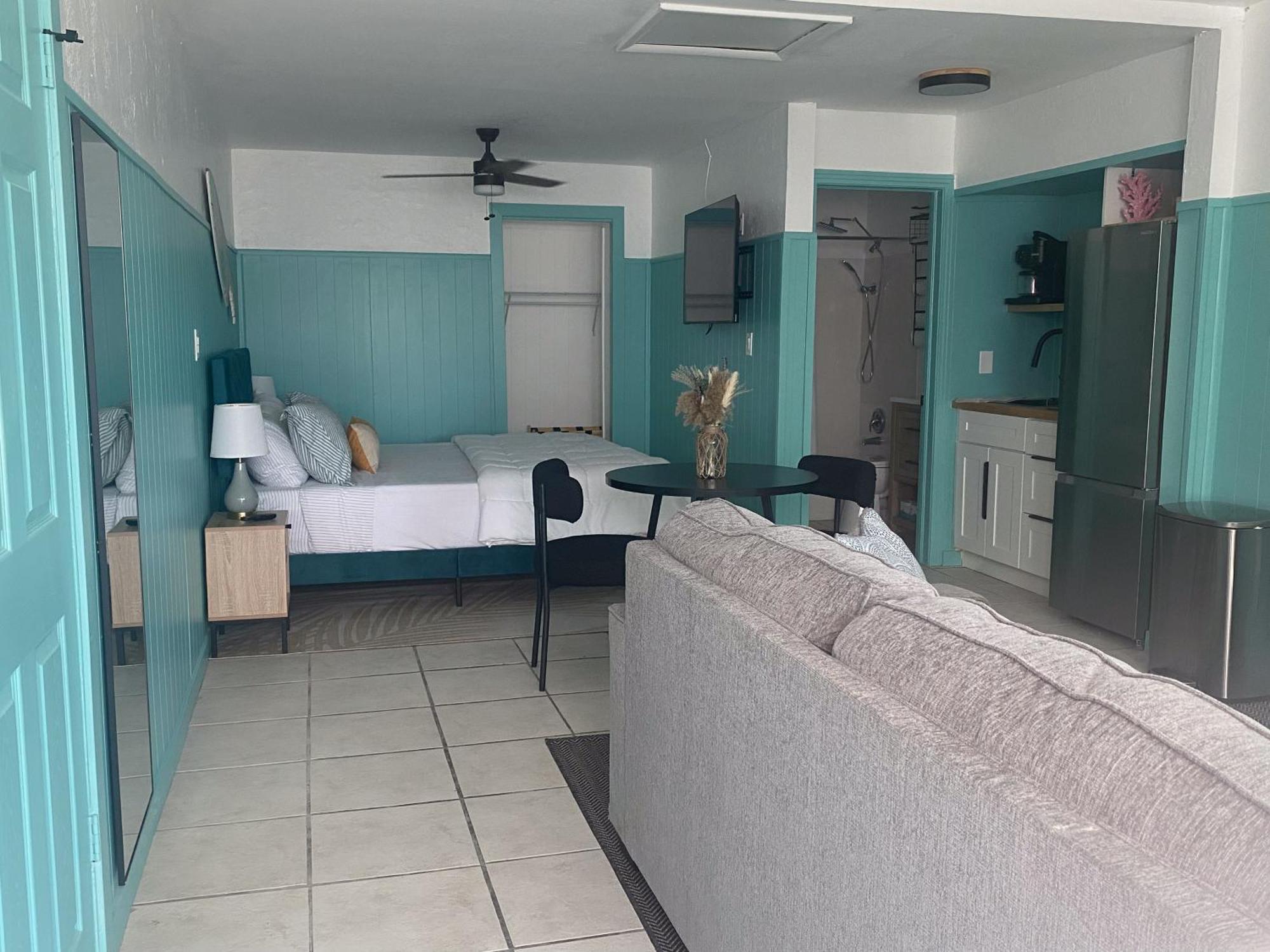 Oasis Palms Resort Сейнт Пийт Бийч Екстериор снимка